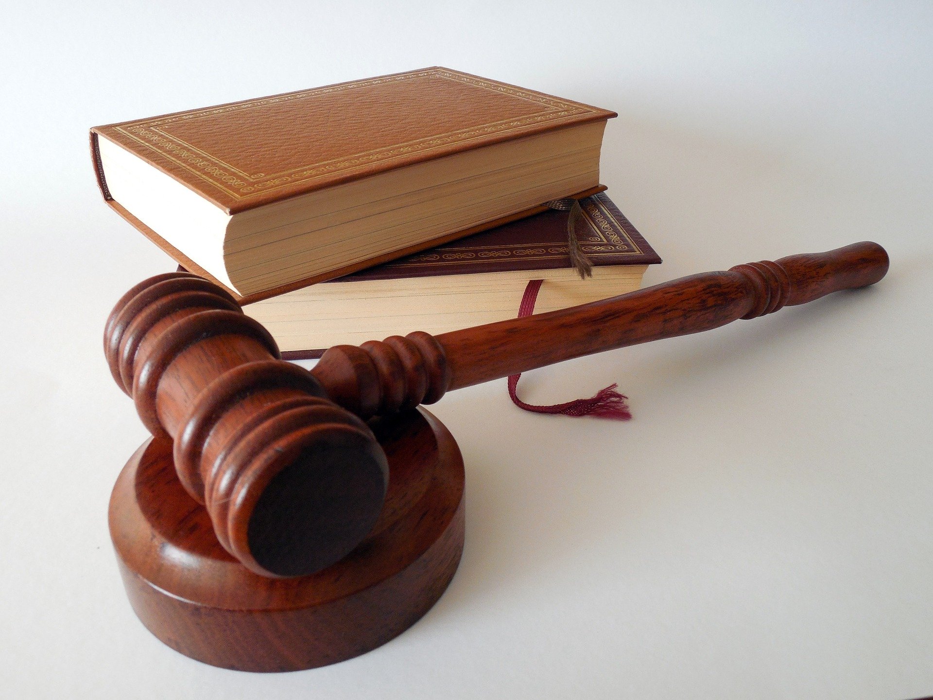 What to Look for When Hiring a Criminal Defense Attorney